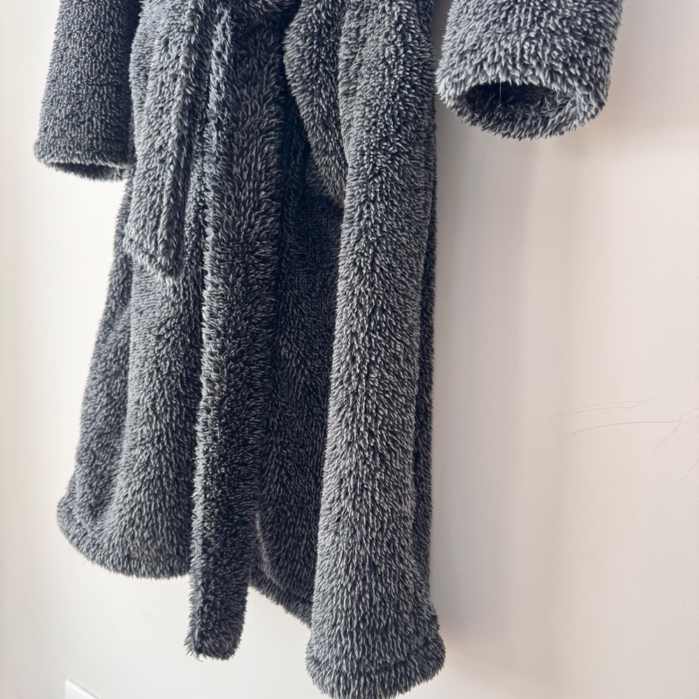 Fuzzy Robe - Picture 7 of 11